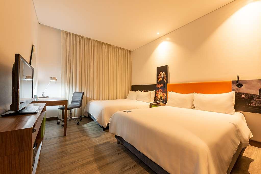 Hampton By Hilton Cartagena Hotel Room photo