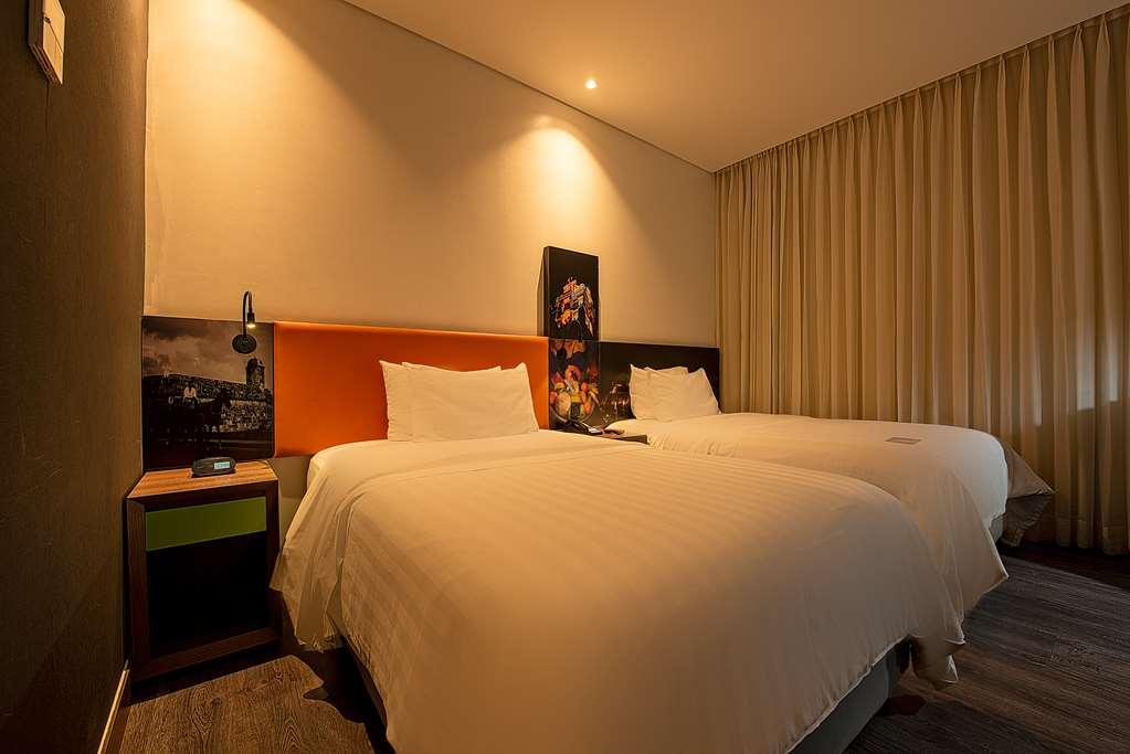 Hampton By Hilton Cartagena Hotel Room photo